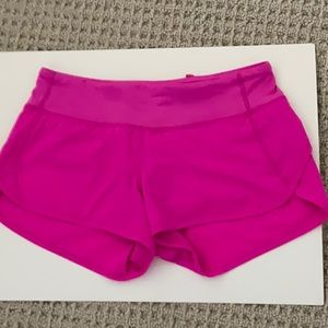EUC Lululemon Speed short 2.5 inch inseam.